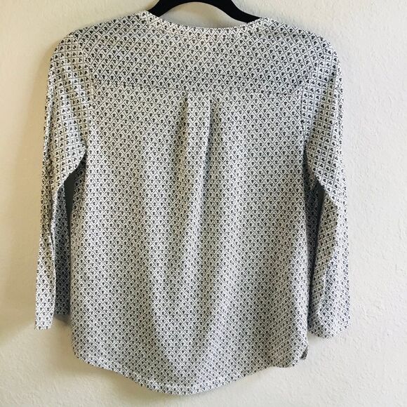 Classic Fleur de Lis all over pattern top long sleeve v neck office oversized XS - Picture 2 of 4